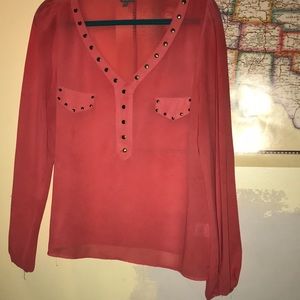 Long sleeve shirt. Cute sleeves good condition